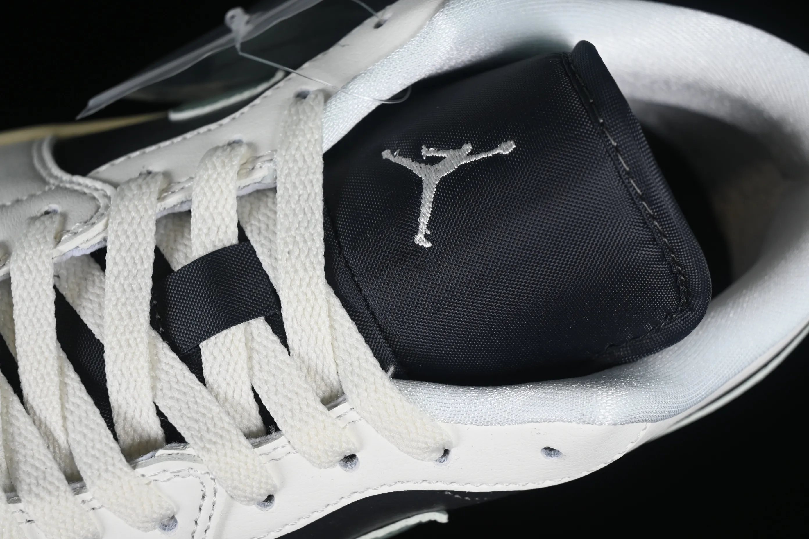 All categories Air Jordan Jordan series basketball shoes Air Jordan 1 Low Z version Air Jordan 1 Low "Team Gold" AJ1 Joe 1 olive black and green low-top cultural casual sneakers DC0774-001